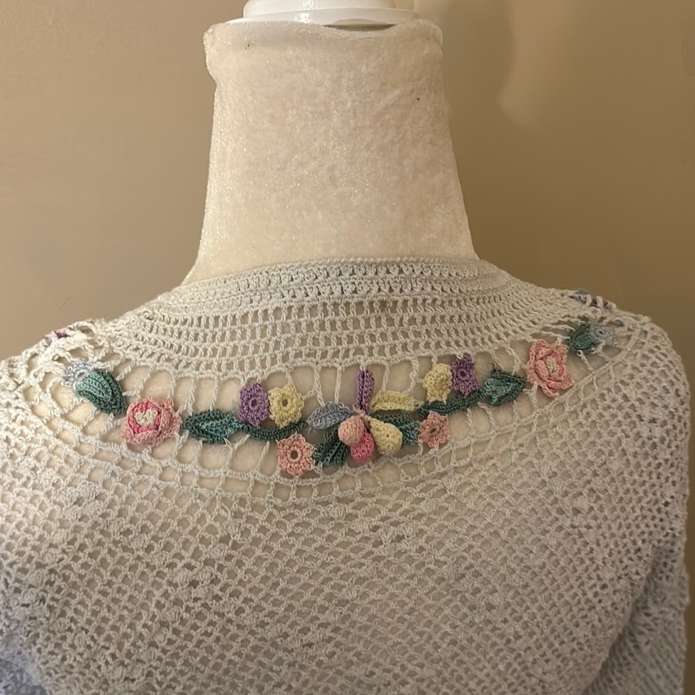 Gray and Pink Cardigan with Floral Embroidery - Picture 5 of 6